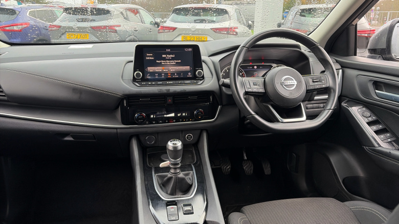 Nissan Qashqai 1.3 DiG-T MH Acenta Premium 5dr Petrol Hatchback